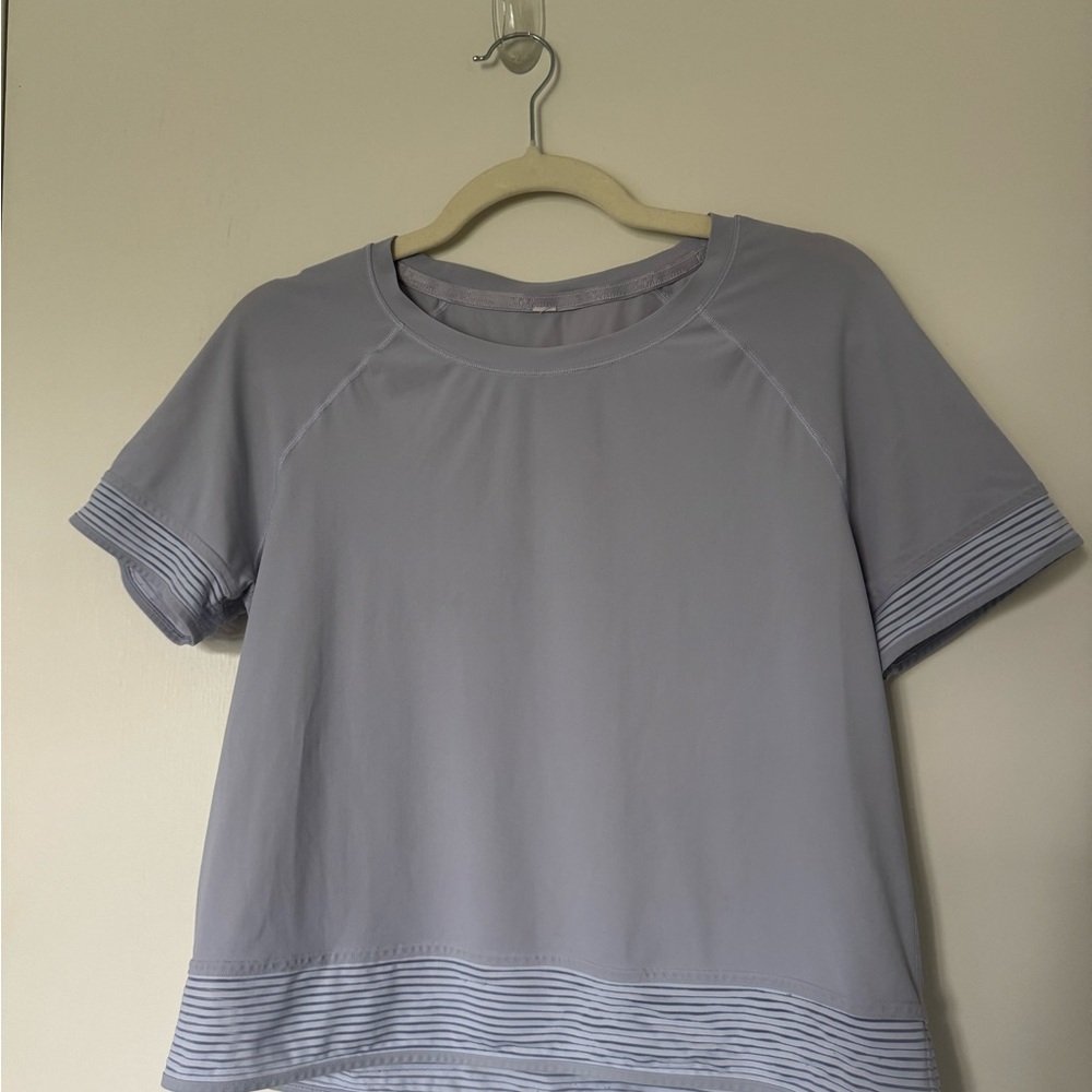 lululemon athletica Lavender Short Sleeve Tee size 6-8 - Picture 5 of 7
